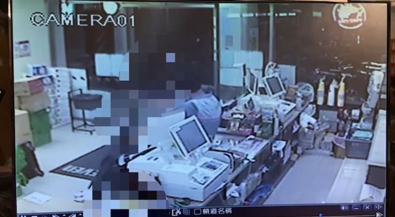 Drunk man belly bumps Taipei 7-11 clerk over real-name registration