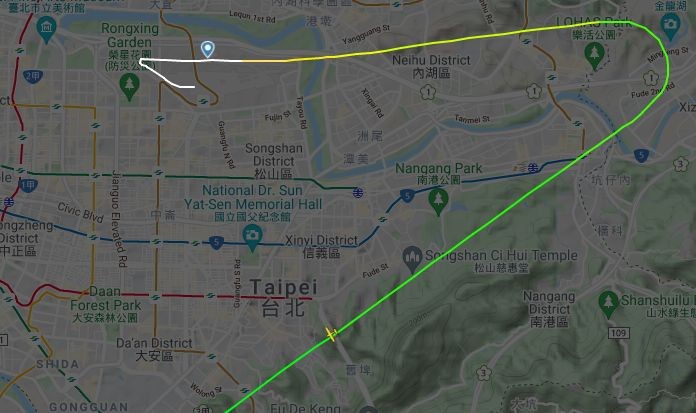 Globe-trotting teen pilot flies over Taiwan Air Force base