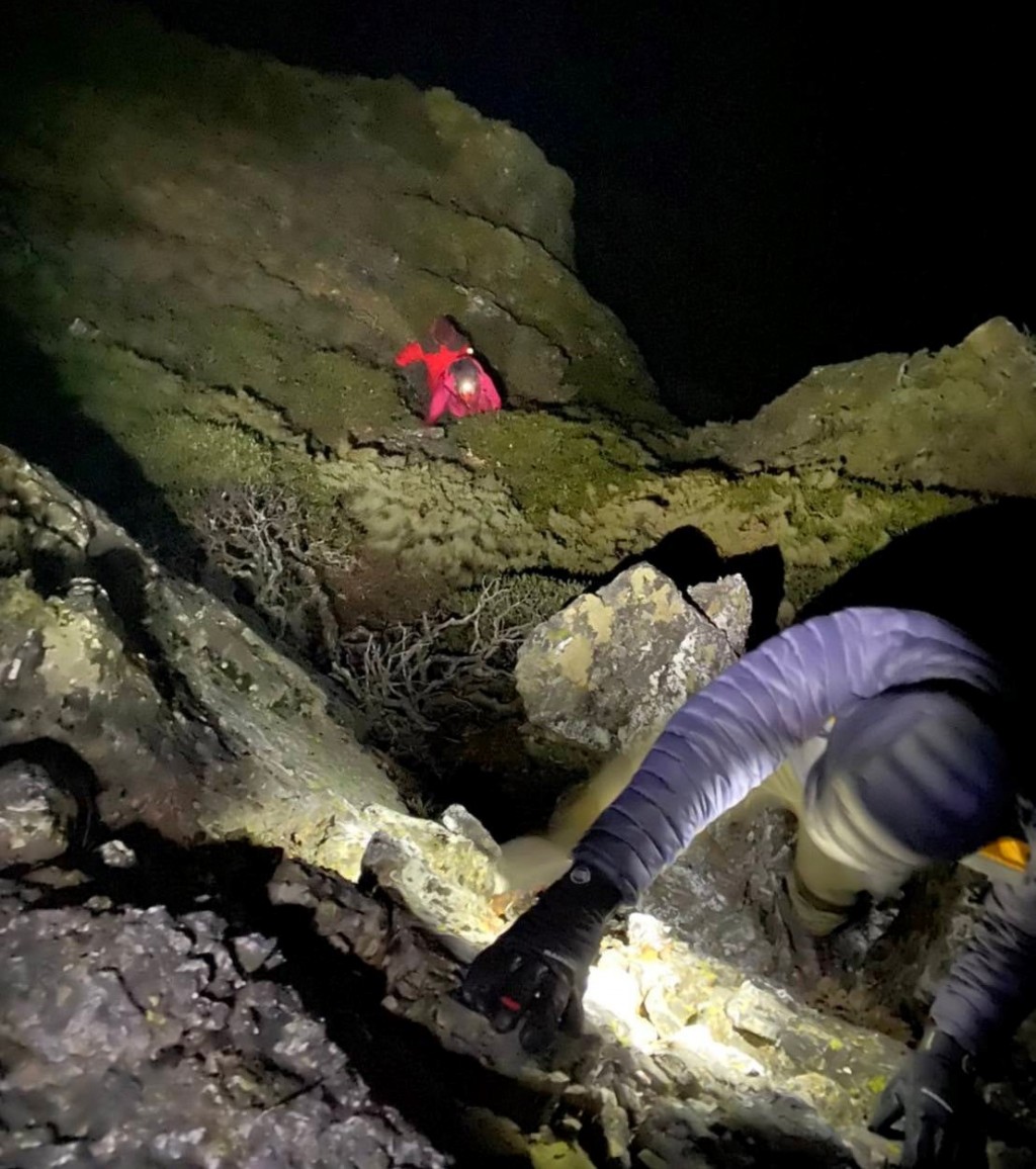 Central Weather Bureau staff rescue hiker on Yushan on Christmas Eve