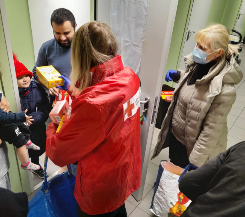 Lithuanian nursing homes, charities receive Taiwan's I-Mei Puffs for Christmas