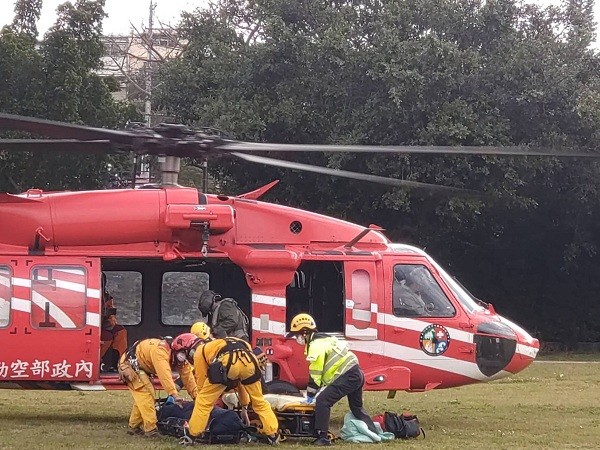 Injured Taiwanese hiker airlifted off Xueshan after spending two nights in tent