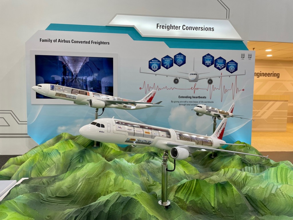 【亞洲最大】新加坡航空展•各式軍機、客機特技表演　台灣「創未來科技」公司•展示衛星通訊產品