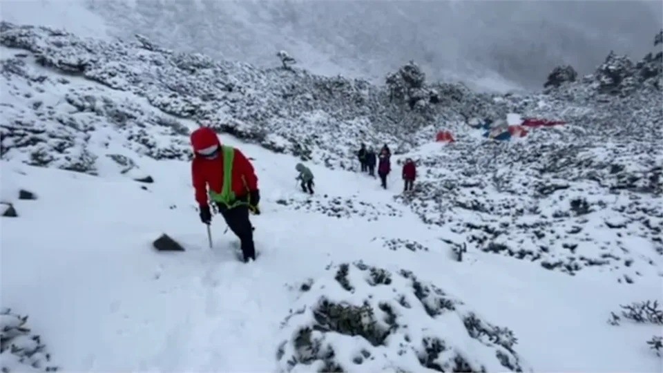 Taiwan's Xueshan sees most snow in 5 years