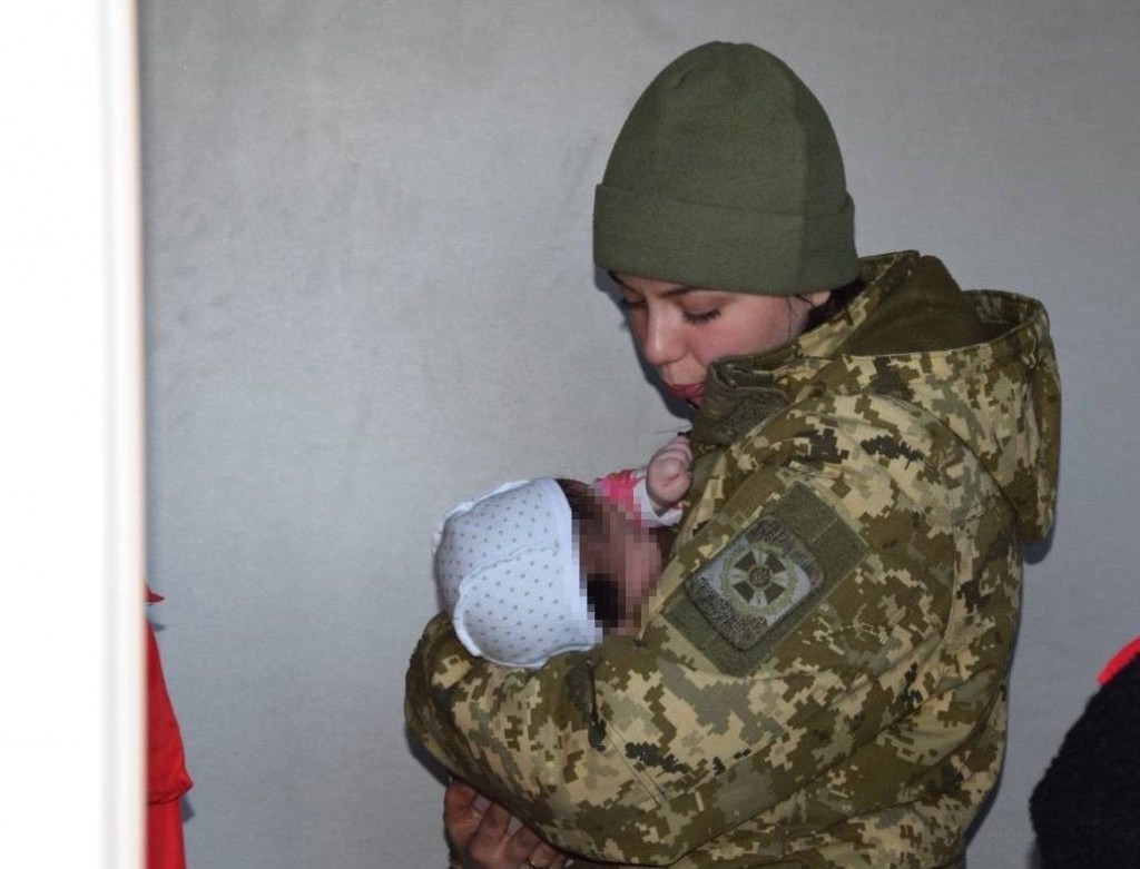 Chinese men caught smuggling babies from Ukraine