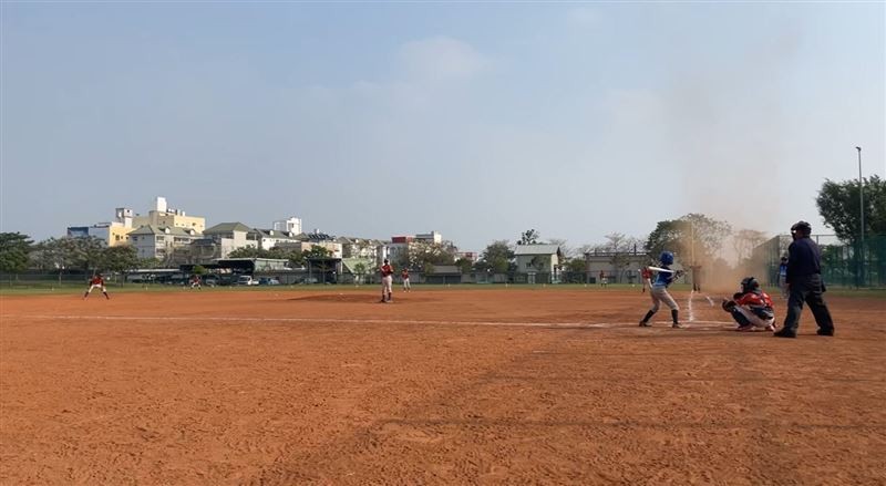Video shows whirlwind 'run' bases in southern Taiwan