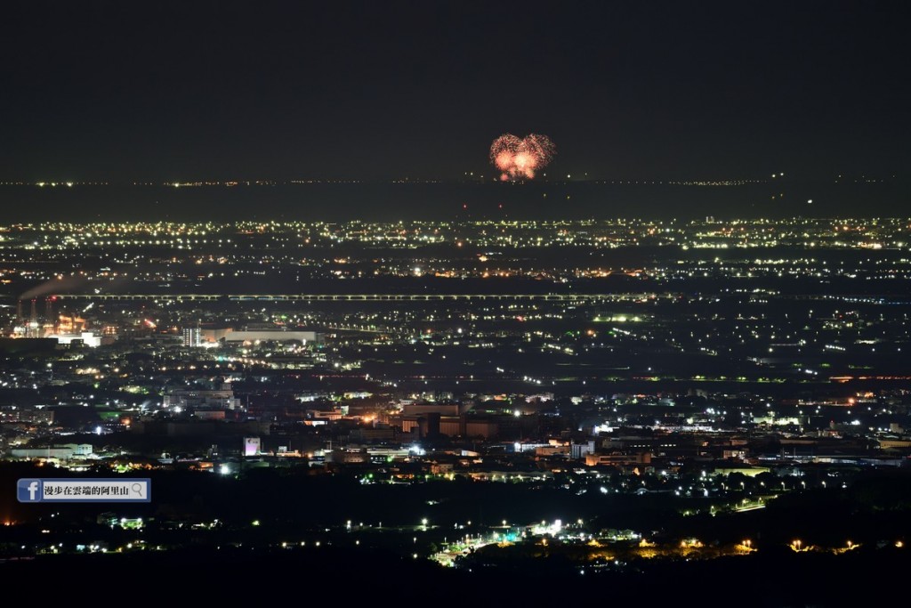 Photographer captures Penghu fireworks from Taiwan's Alishan