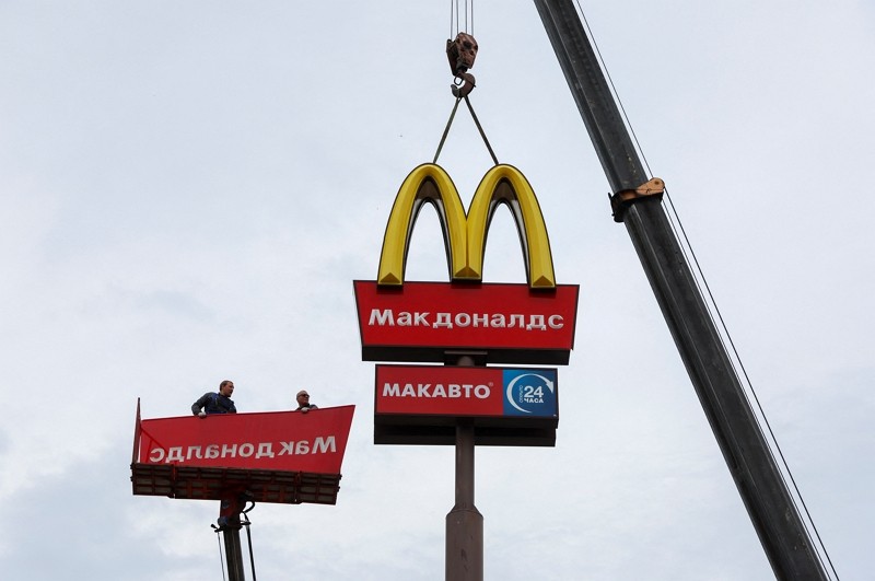 金色拱門走入歷史 俄國新麥當勞標誌成了「薯條配漢堡」？