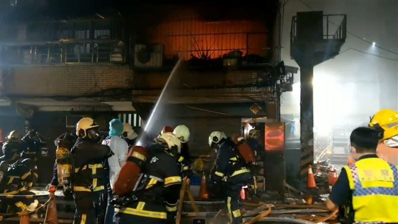 Grandfather, grandson killed in New Taipei apartment fire
