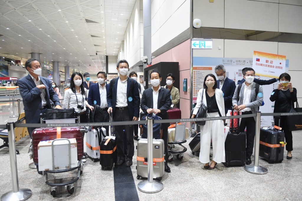 Tour group from Japan arrives in Taiwan, first in over two years