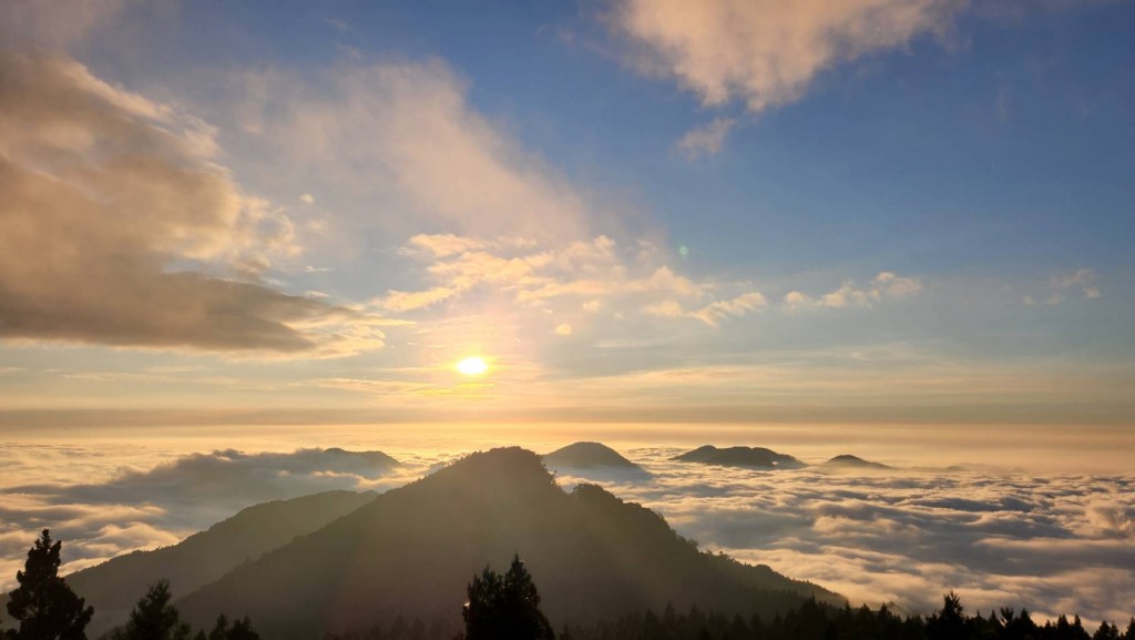 Sea of clouds season coming to Taiwan's Alishan