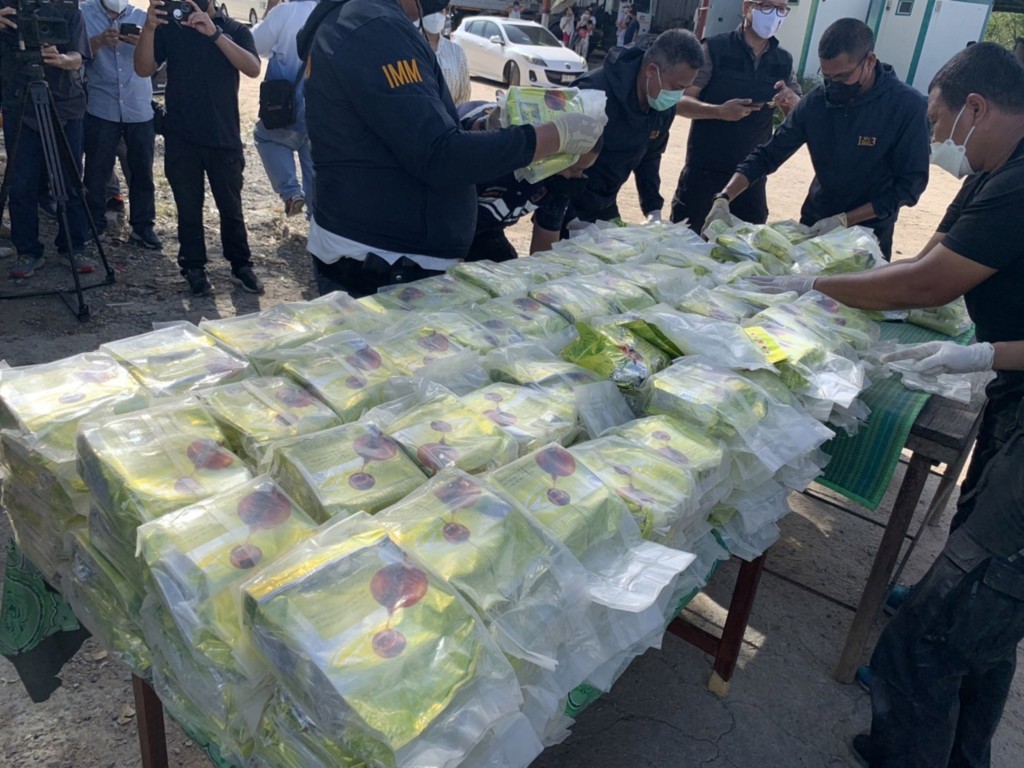 NT$240 million of amphetamines found in mock Moai bound for Taiwan