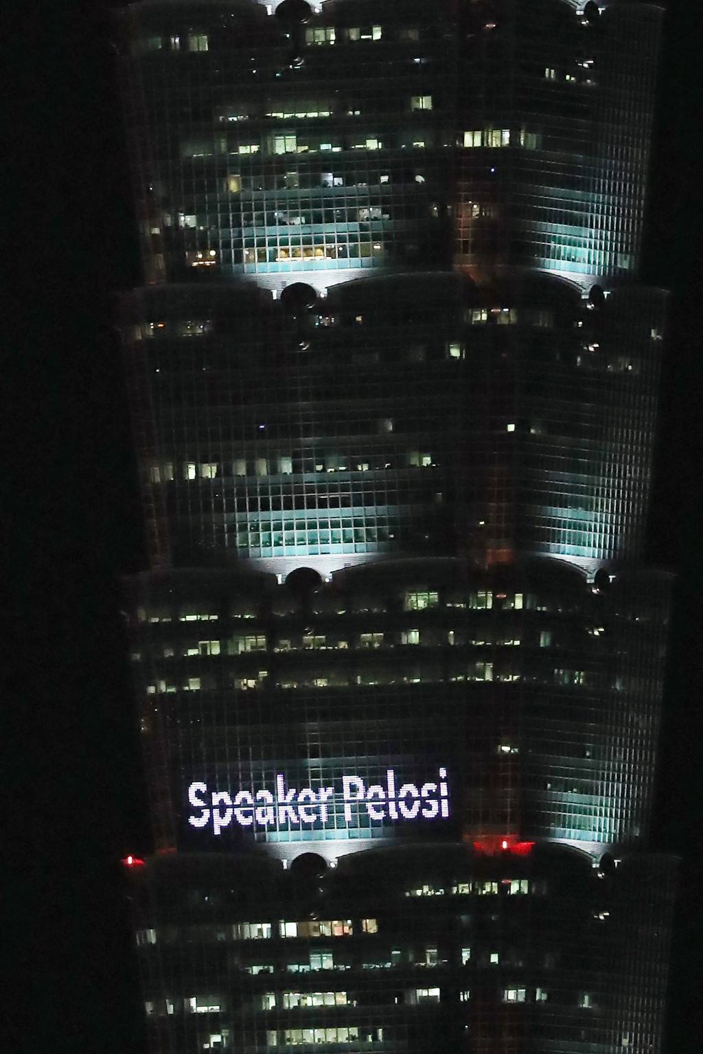 Taipei 101 posts series of signs welcoming Nancy Pelosi