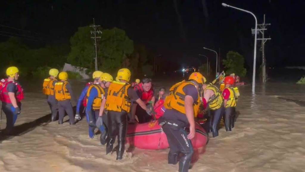 2 drown inside van during flooding in Taiwan's Chiayi