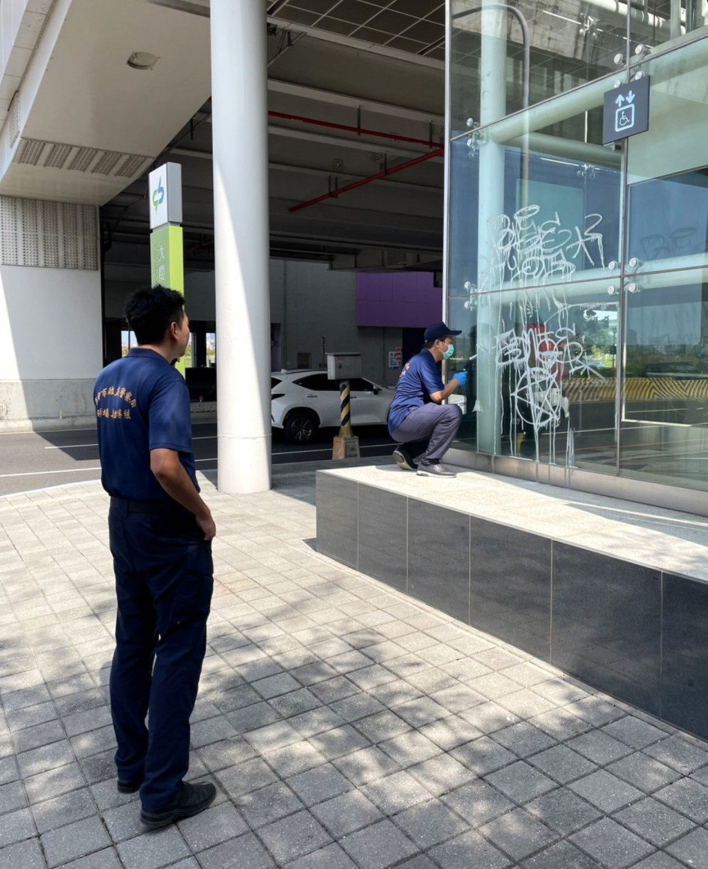 South African arrested for spraying graffiti on central Taiwan MRT station