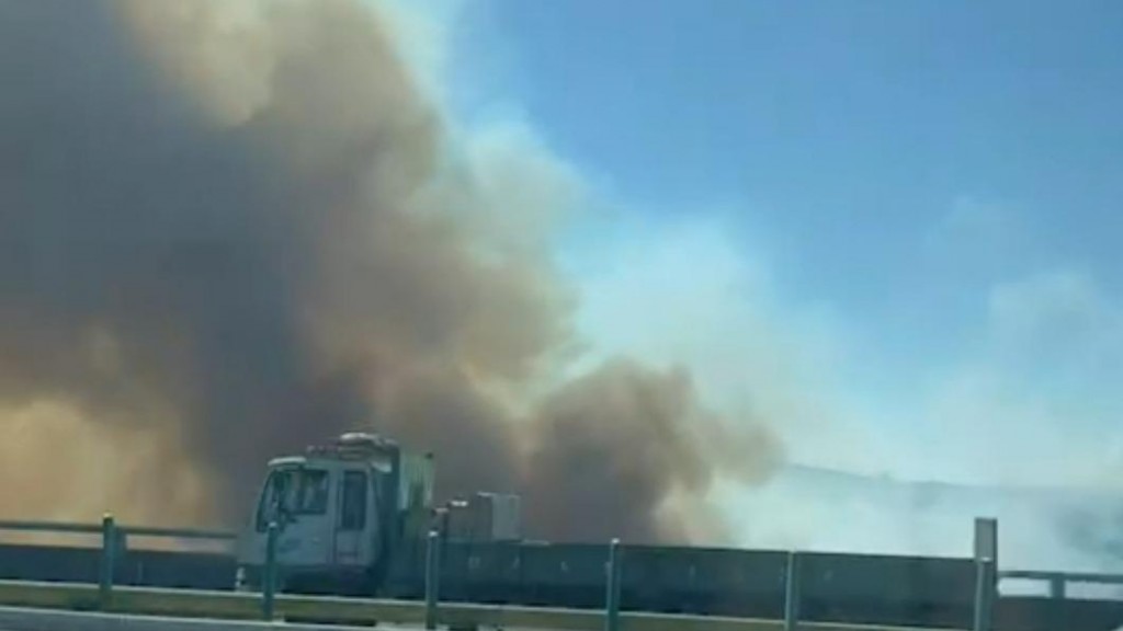 Watch wildfire cause 5 km traffic jam in south Taiwan