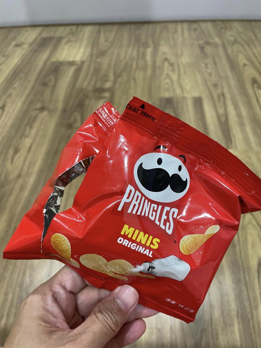 Costco Taiwan shopper finds only 2 chips in Pringles bag