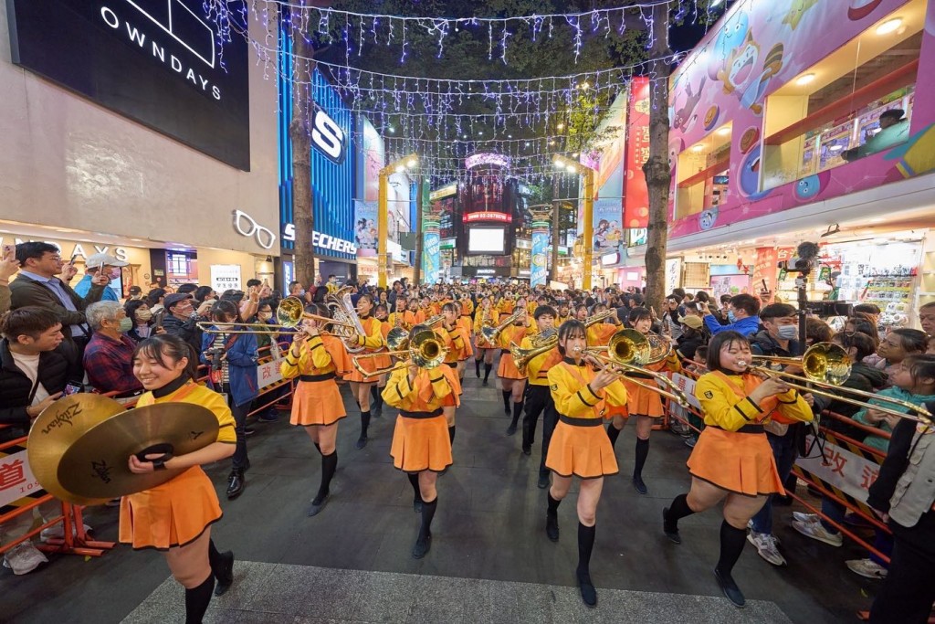 Japan's 'Orange Devils' marching band draws 30,000 fans in Taipei
