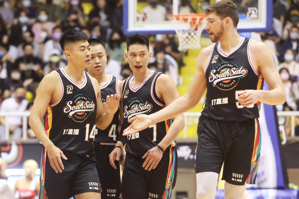 Jeremy Lin scores 21, ties P.League record for assists in Taiwan debut