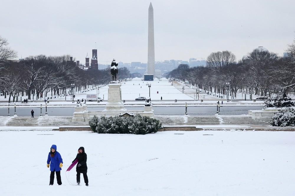 終結700日「雪荒」 紐約降雪 美國中西部冰封零下30度